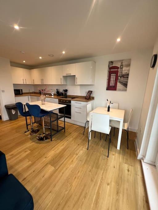 2 Bed Corner Apartment With Gym 曼彻斯特 外观 照片